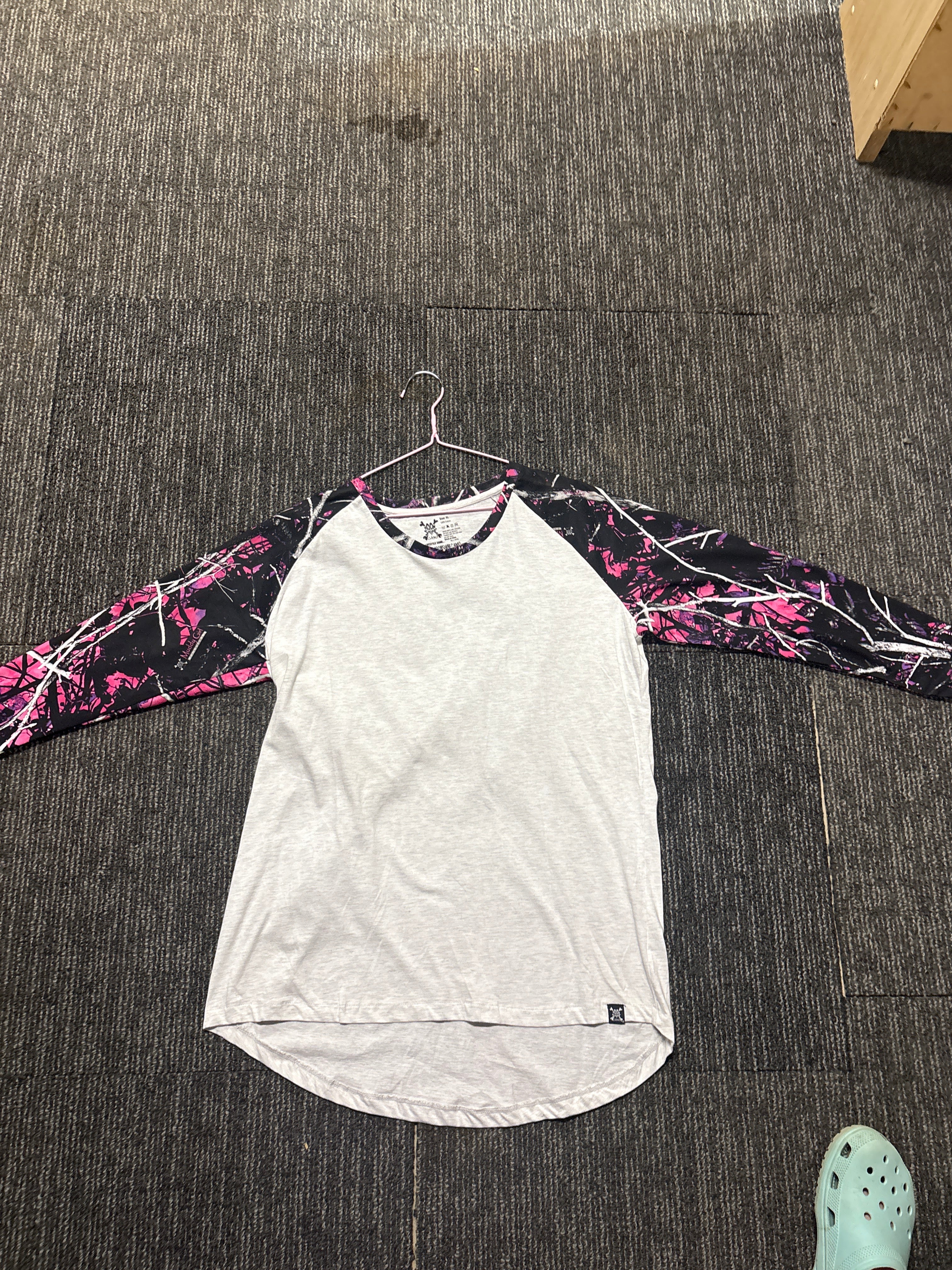 White/camo long sleeve tee