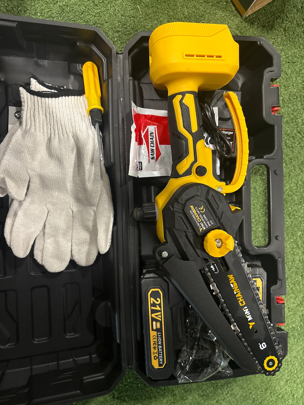 6 INCH MINI CHAINSAW