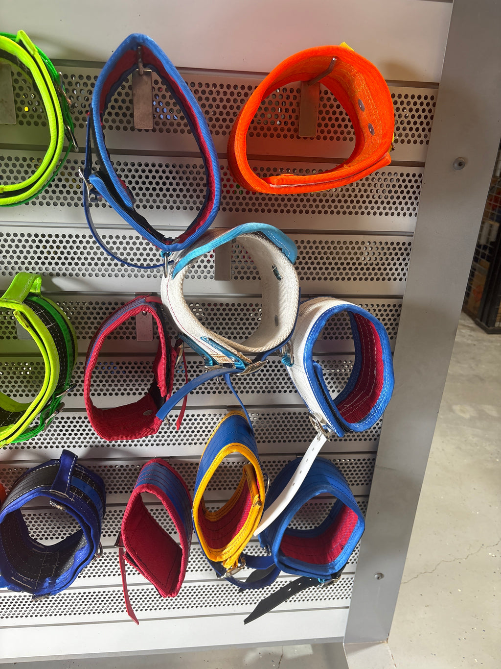 Rip collars