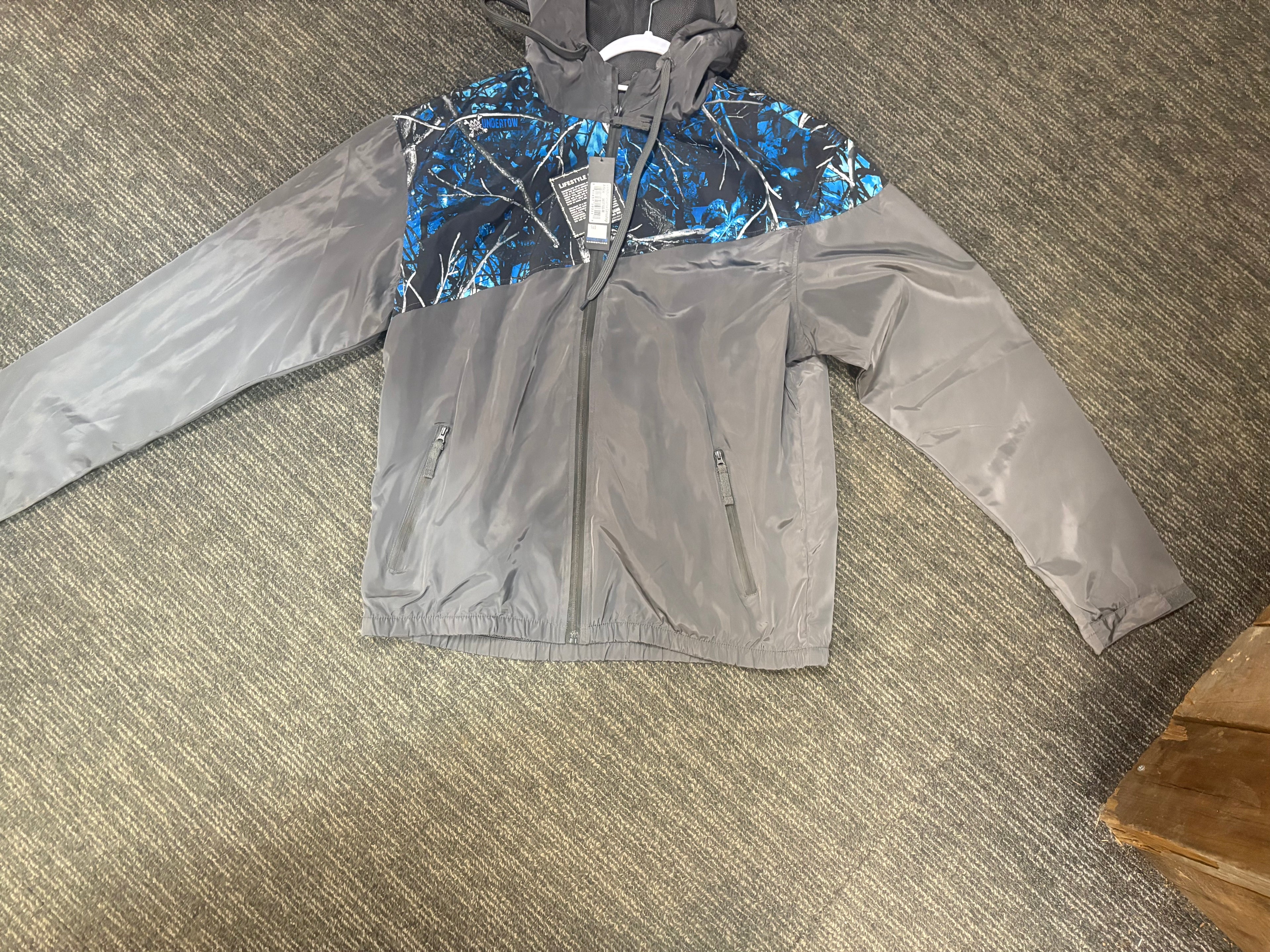 Camo wind breaker