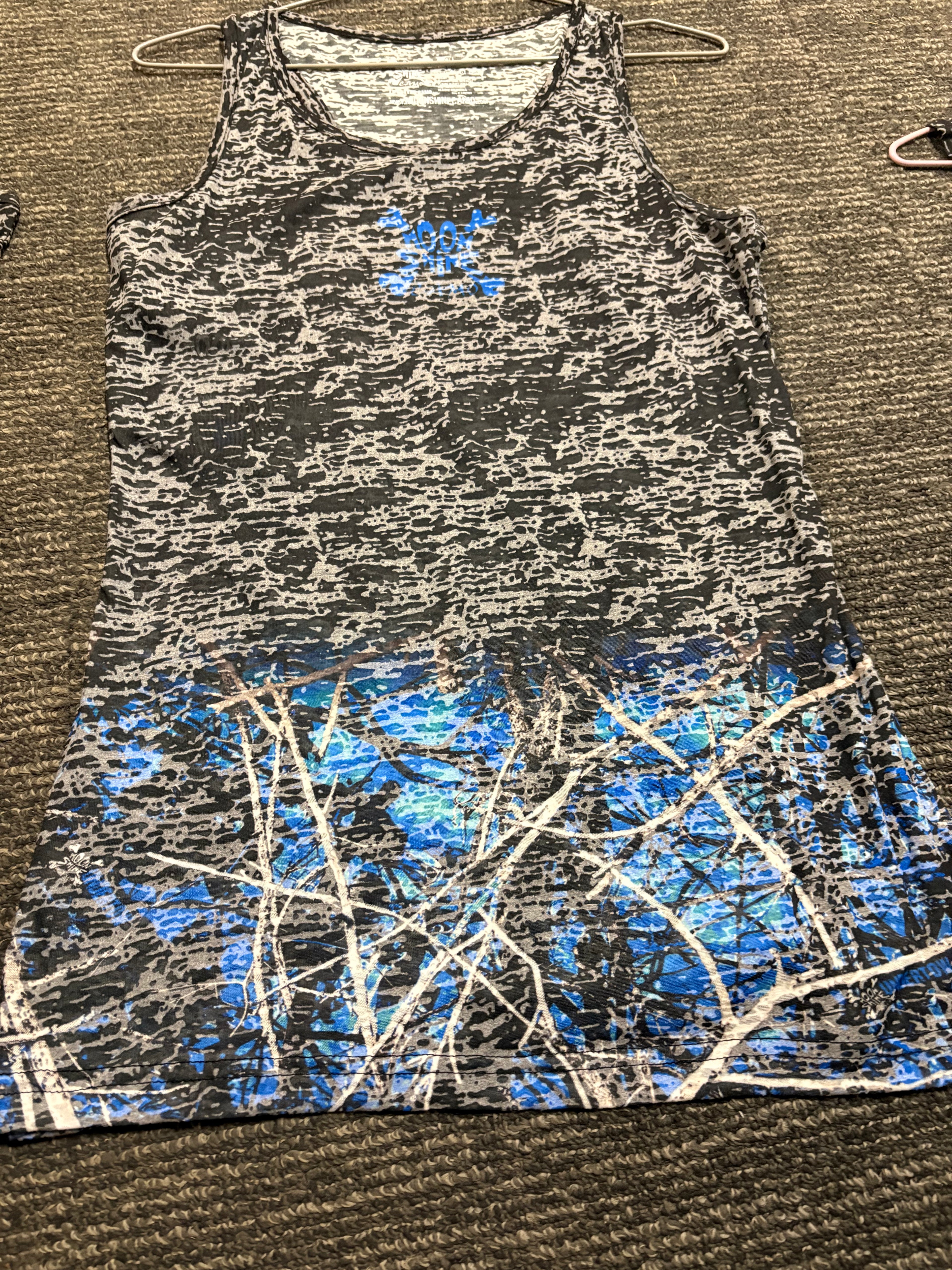 Camo/black singlet