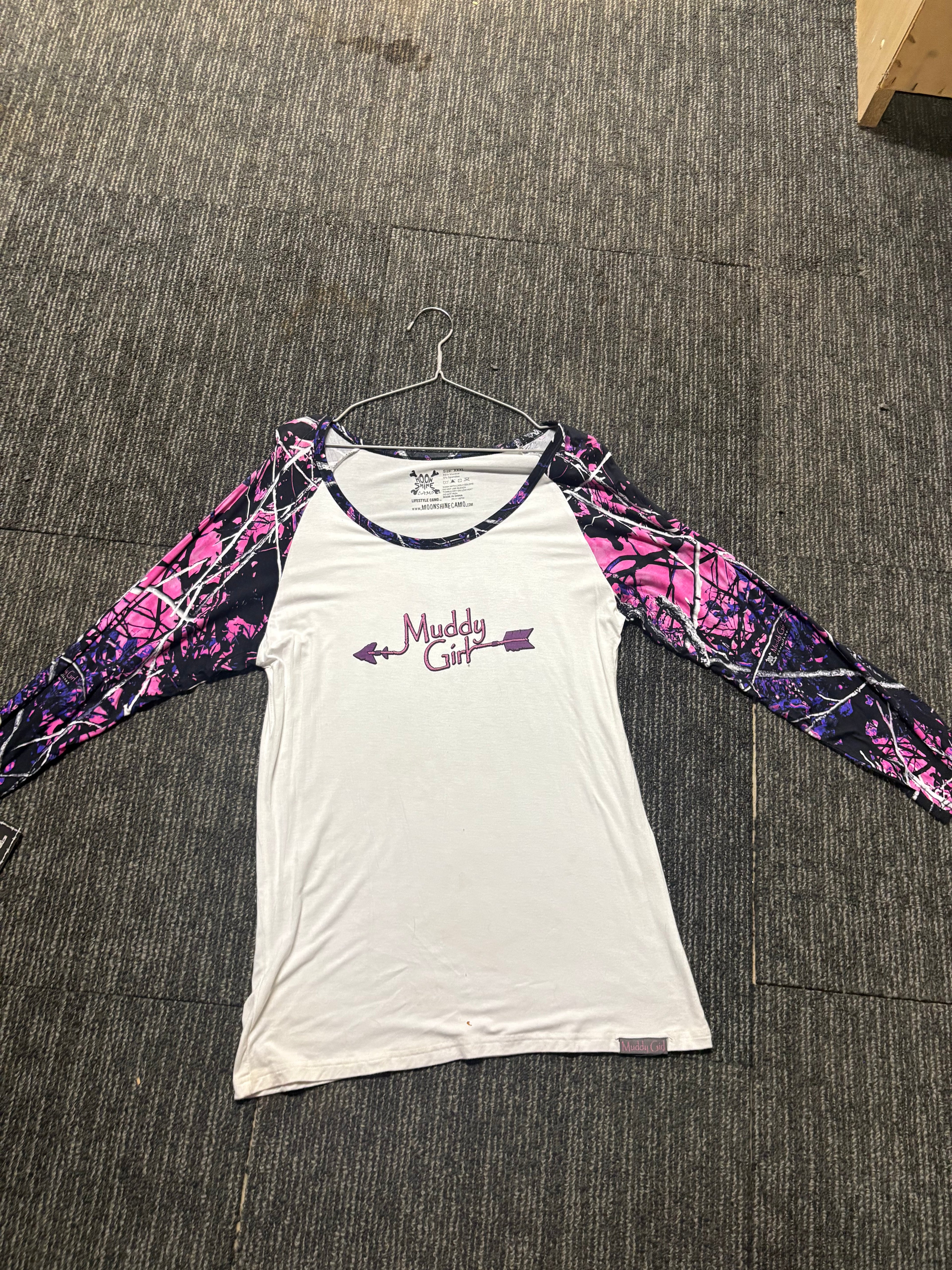 Long sleeve white/camo tee