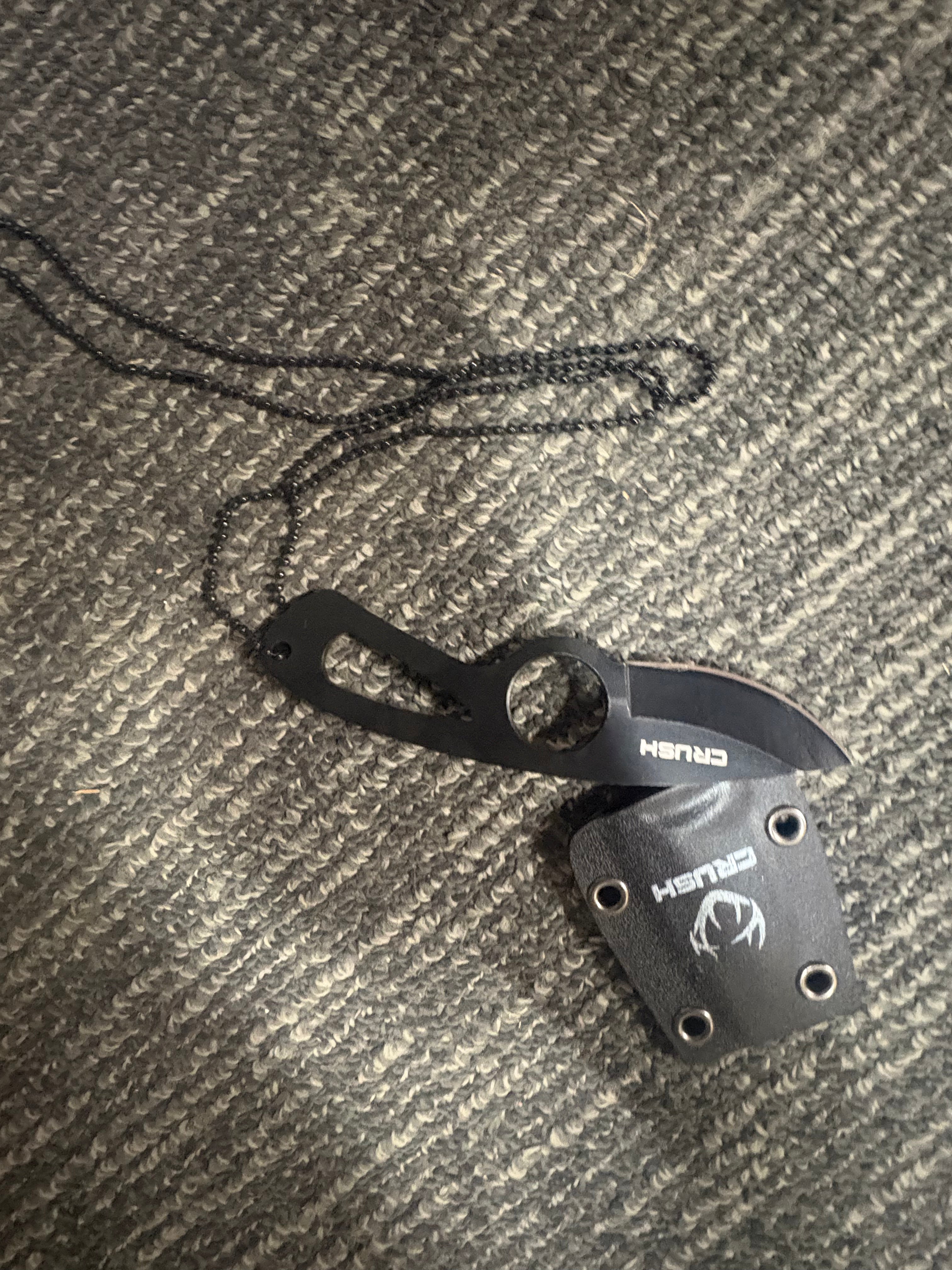 Short fixed blade